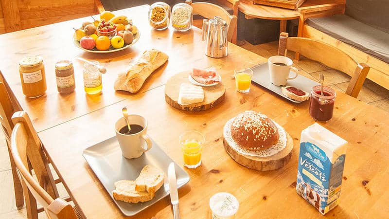 table du petit-déjeuner